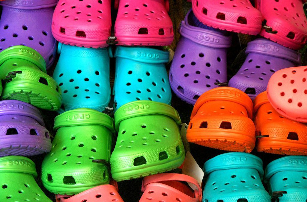 Crocs para descansar em montanha